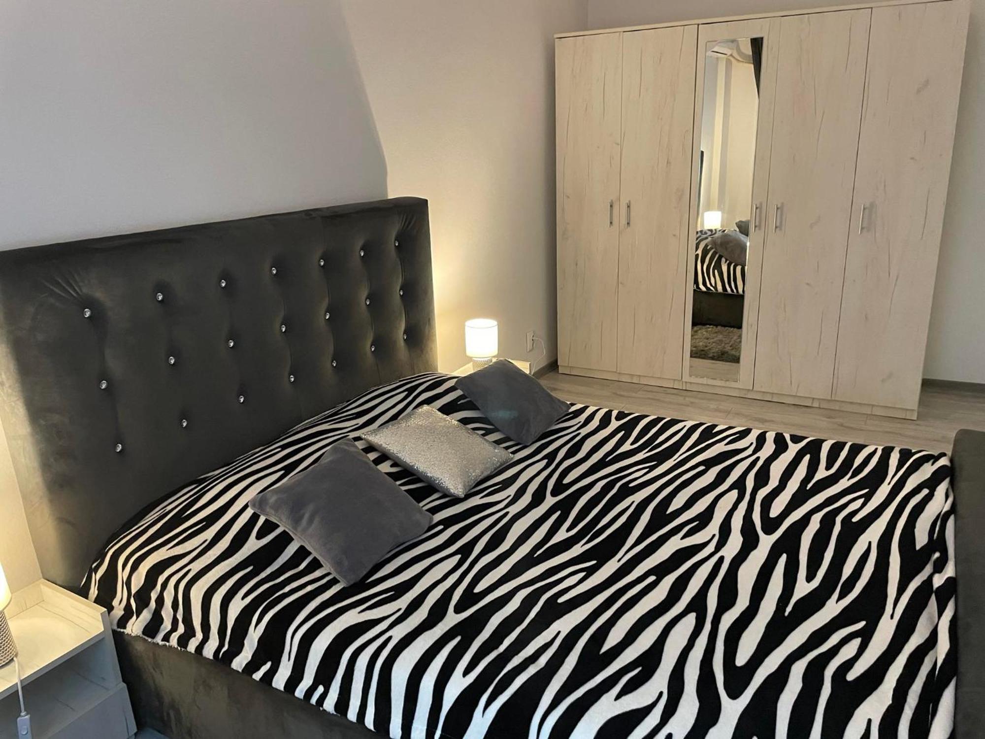 Apartament Nectaria Бэиле-Еркулане Экстерьер фото